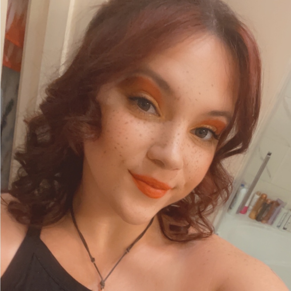 Meet your Posher, Dannielle